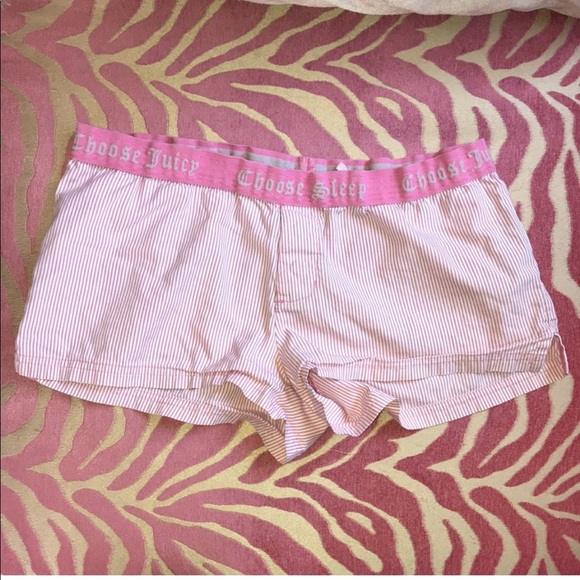 In search of these juicy couture items perfer a size large  in the clothes - Picture 9 of 14